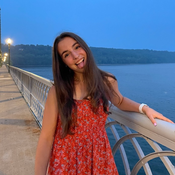 Meet your Posher, Kaitlyn - Picture 1 of 1